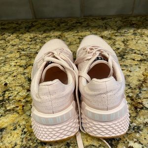 Women’s nobull blush runners